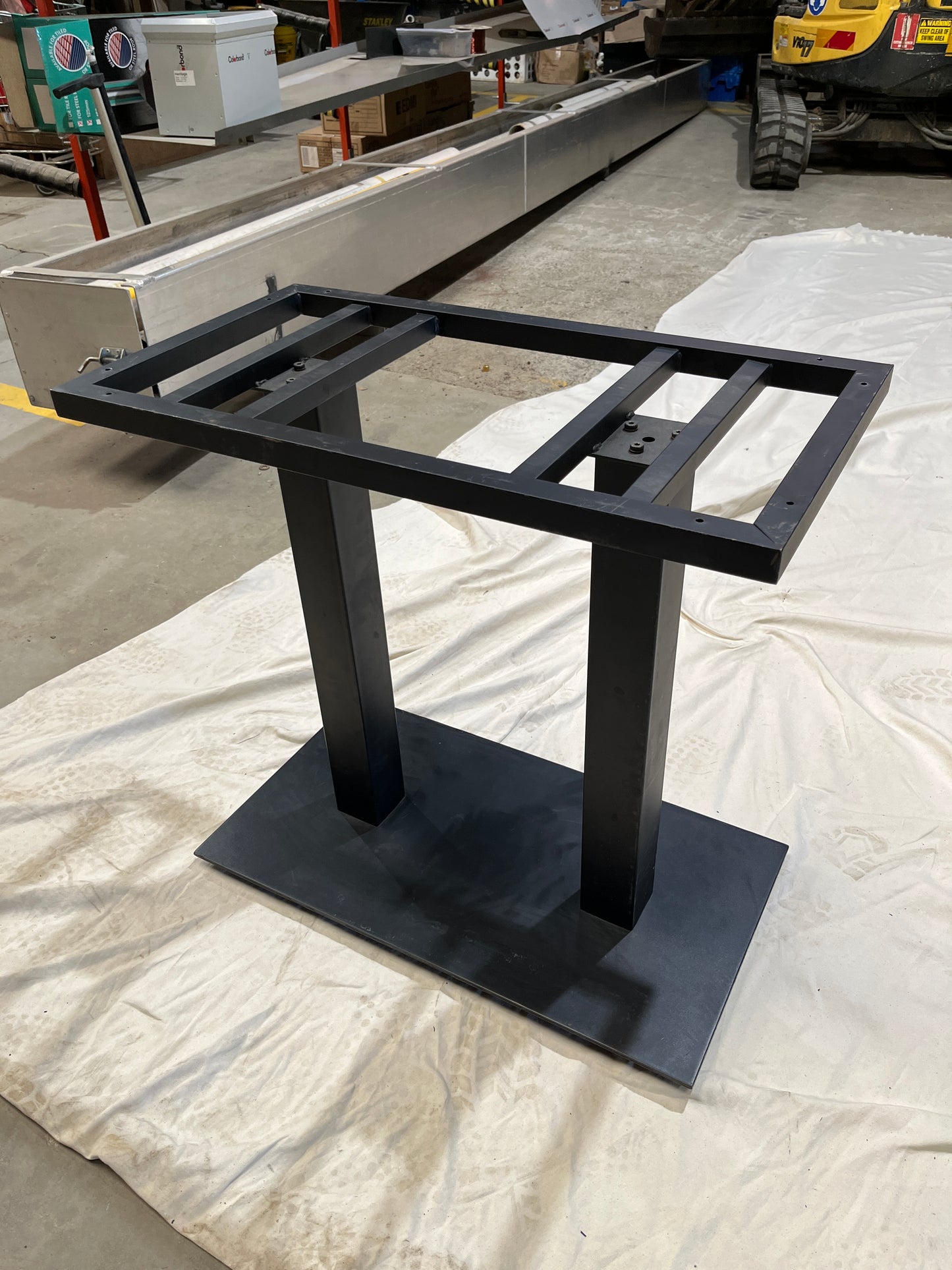 Black Steel Dual Upright Table Legs