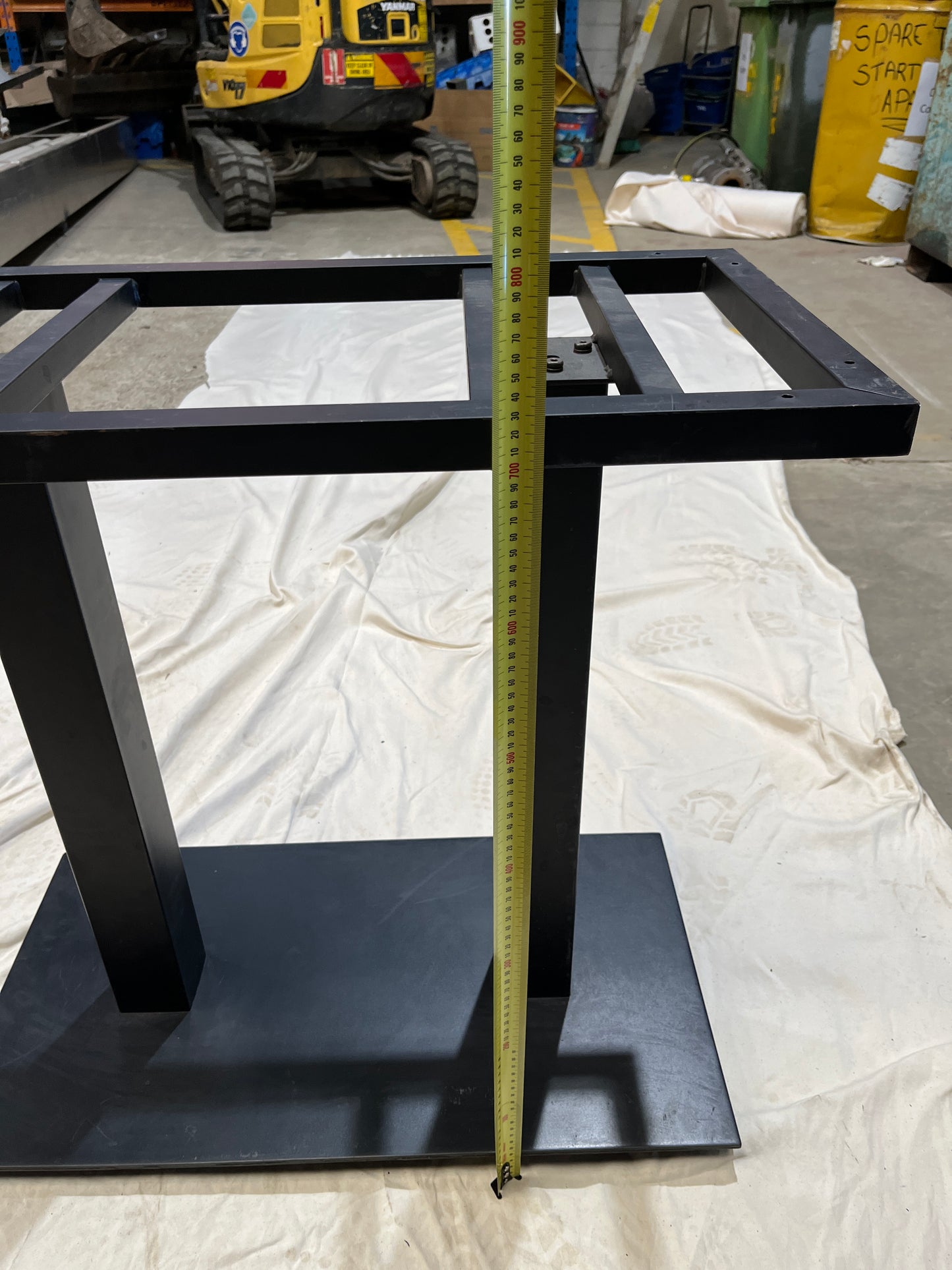 Black Steel Dual Upright Table Legs